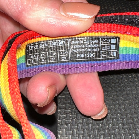 🌈 Rainbow Tevas 🌈 - Picture 6 of 6